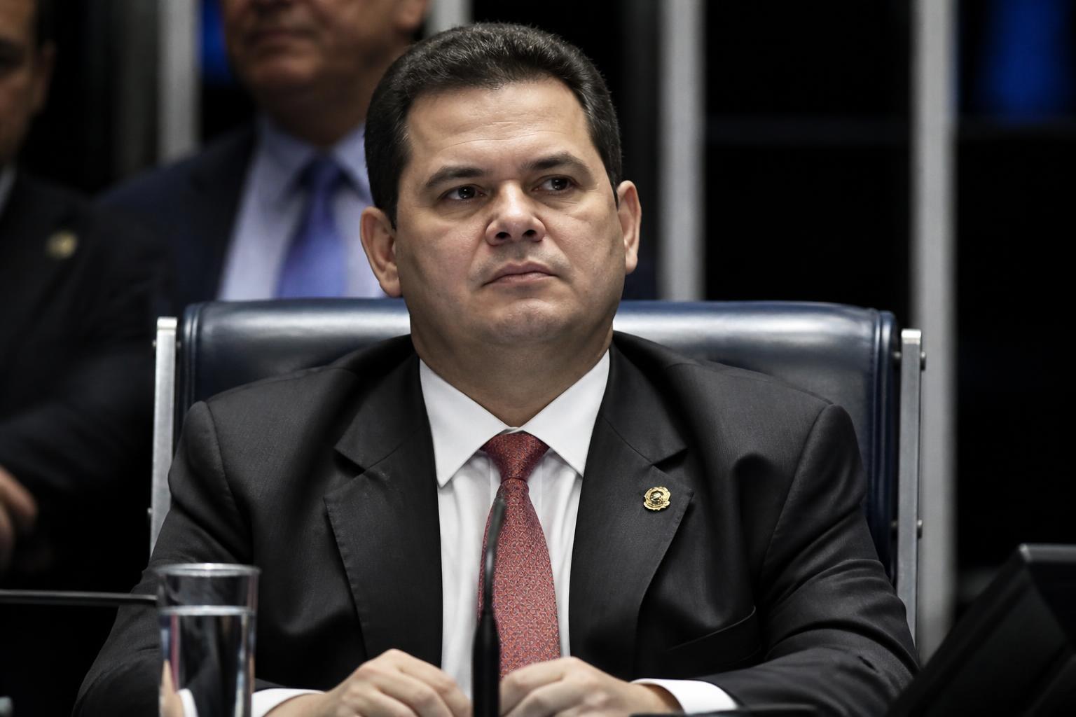 A eleição mexeu no preço do dinheiro. O Senado pode mexer no preço da hora.